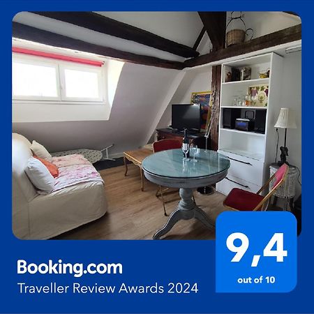 Appartement Coeur De Paris Avec Vue Sur Les Toits Buitenkant foto
