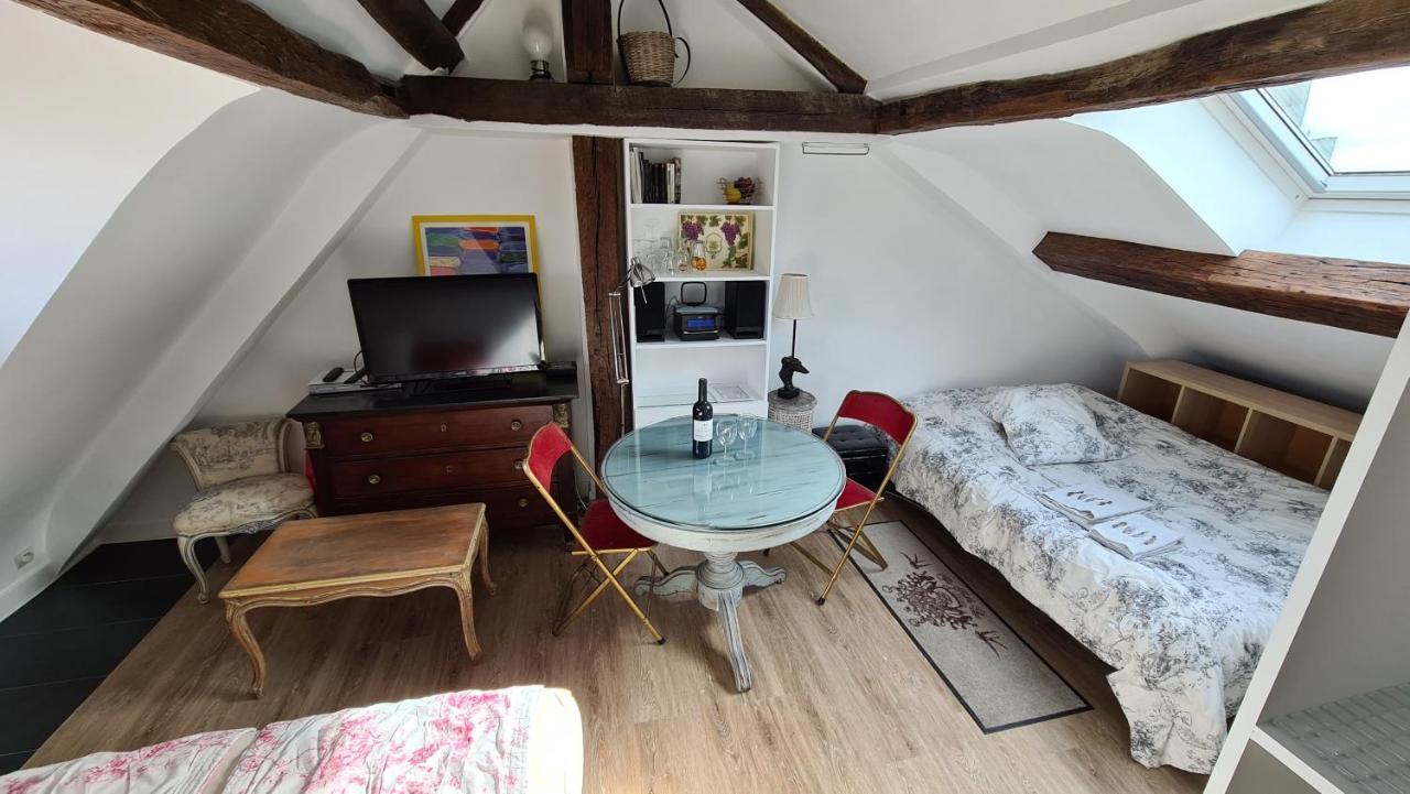Appartement Coeur De Paris Avec Vue Sur Les Toits Buitenkant foto