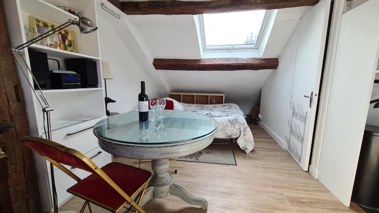 Appartement Coeur De Paris Avec Vue Sur Les Toits Buitenkant foto